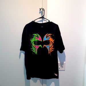 WWE USOS BROTHERS PLAY HARD IN THE PAINT TEE XL